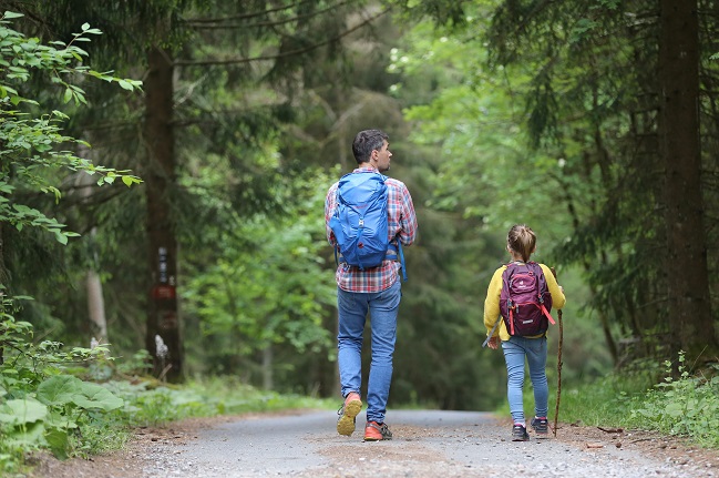 Quelle distance parcourir en vélo ou à pied avec un enfant?