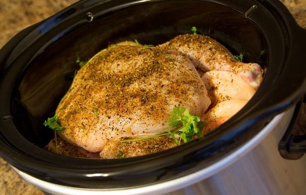 Poulet entier et mélange d’épices