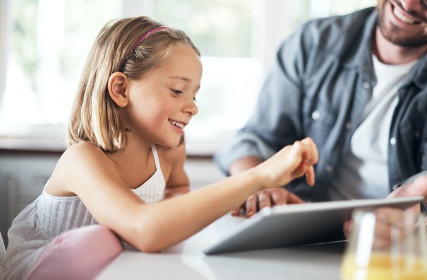 Doit-on limiter le temps-écran des enfants à la maison?