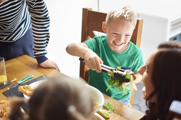 Repas en famille: 4 trucs pour créer une ambiance harmonieuse