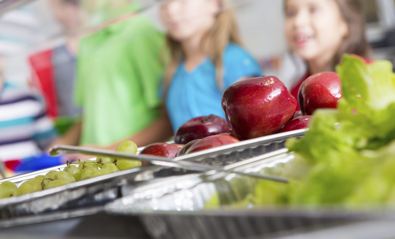4 conseils pour combattre la malbouffe à la cafétéria de l’école