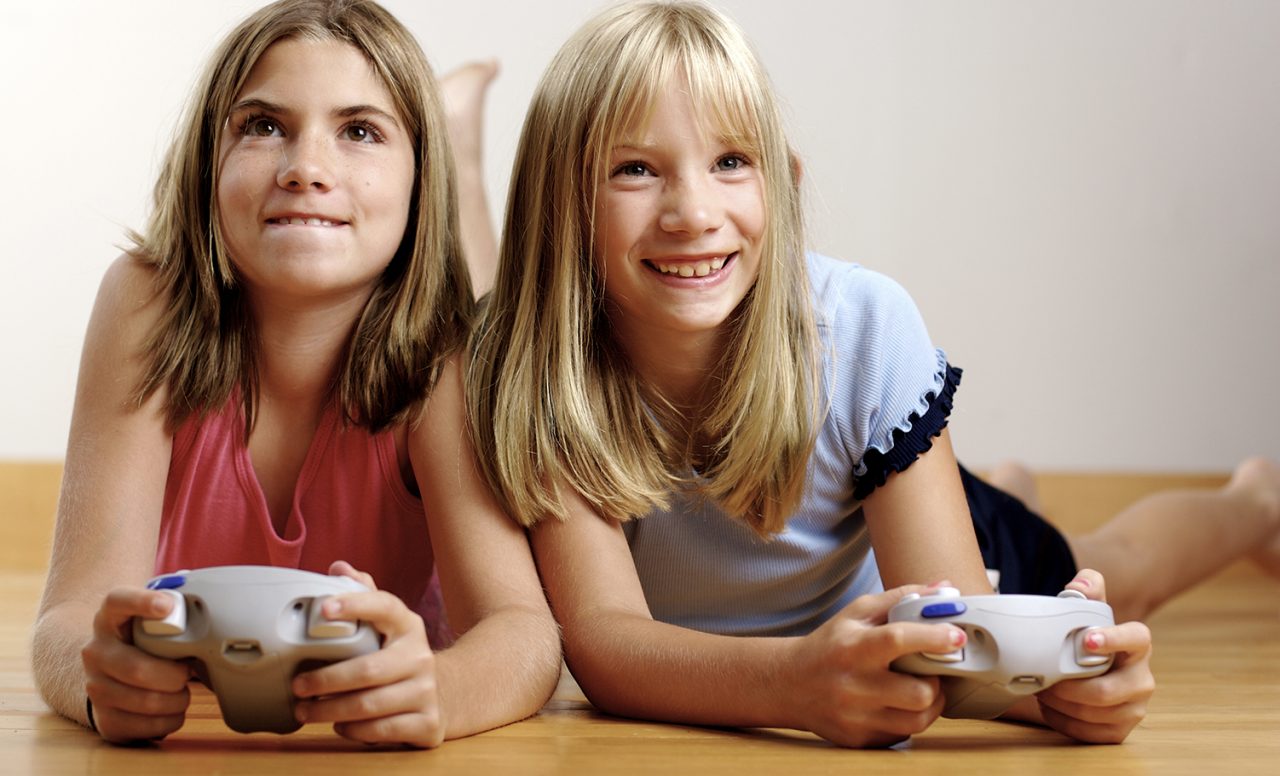 Pourquoi les écrans attirent-ils autant les jeunes?