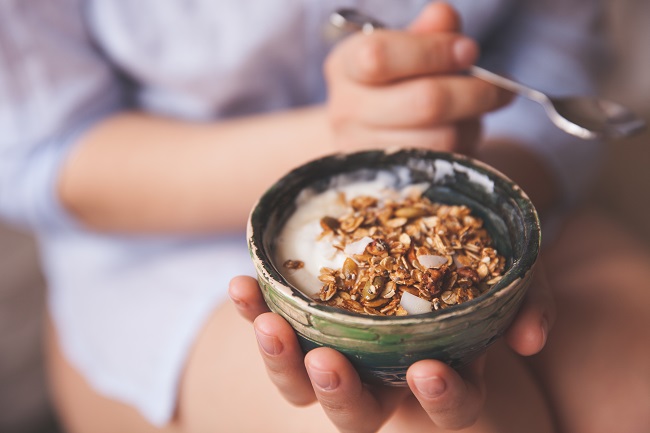 bol de yogourt et granola