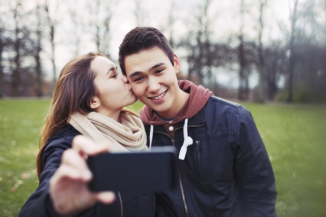 garçon, fille¸cellulaire, selfie