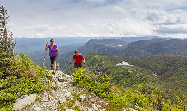 atteindre-des-sommets_parc_national_gaspesie_mathieu_dupuis