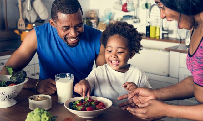 phrases à dire pour aider les enfants à manger