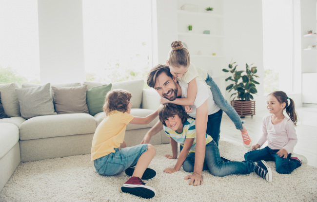 Famille recomposée : le rôle (pas toujours facile) du beau-parent