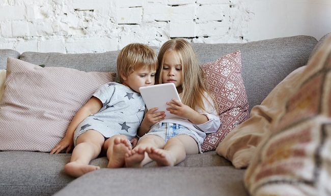 TITRE DE L’ARTICLE : Les enfants canadiens sédentaires
