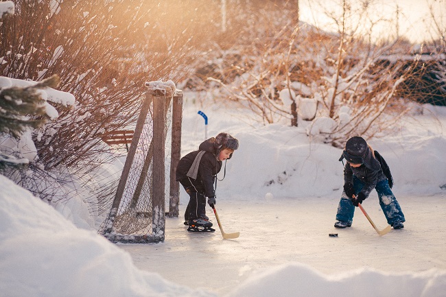 Patin-hockey-nos-meilleurs-trucs-pour-patiner-en-famille-vifa-magazine