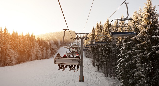 Ski alpin-et-planche-a-neige-petit-guide-pour-debuter-en-famille