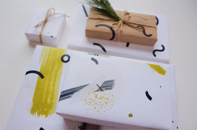 Cadeaux imprimés avec du papier à motifs