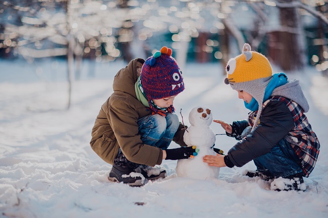 9 idées d’activités familiales pour passer à travers le confinement cet hiver