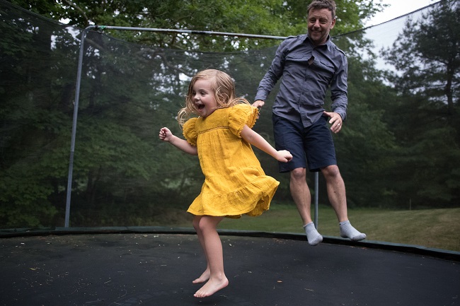 Jouer dehors : 7 trucs pour que mes enfants bougent davantage à l’extérieur