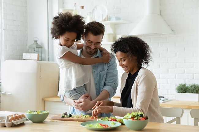 Préoccupation à l’égard du poids : comment renoncer aux régimes et manger avec bienveillance?