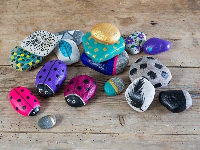Roches peintes : créer des sourires sur les sentiers!
