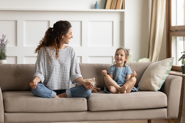 7 actions pour intégrer la méditation de pleine conscience dans sa routine familiale