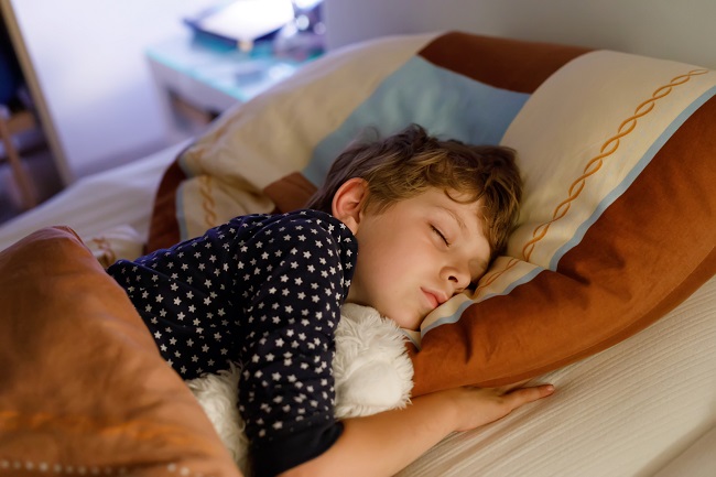 Sommeil et enfants : combien d’heures un enfant devrait dormir?